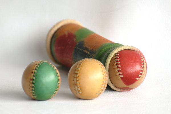 Set of 3 leather juggling balls and case, for jugglers, Juggling balls, Leather balls, 45mm